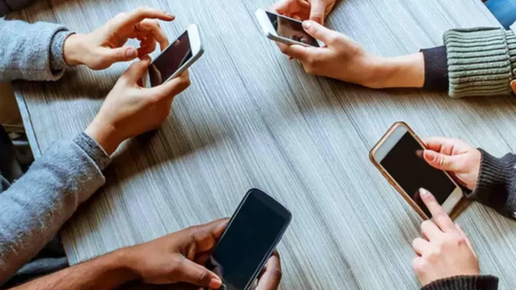 Masa Depan Ponsel: Apakah Smartphone Akan Digantikan?